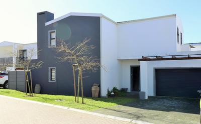 Townhouse For Sale in Langeberg, Durbanville