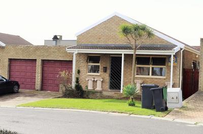 Townhouse For Sale in The Crest, Durbanville