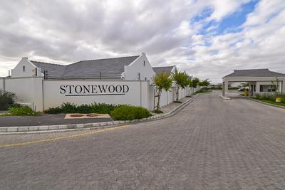 Townhouse For Rent in Stonewood Security Estate, Kraaifontein